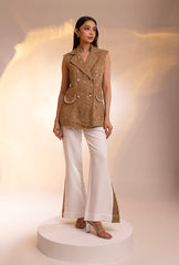 Sharnamli Mehra In Soho Sleeveless Jacket Set |Gold & White